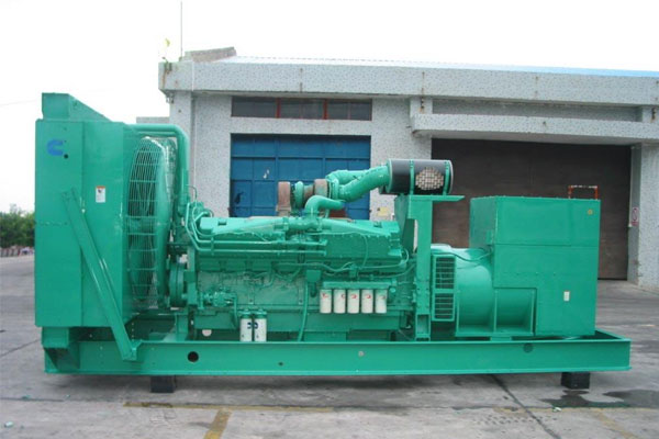 宝应工厂发电机应急发电时如何更准确地检查发电机状态？