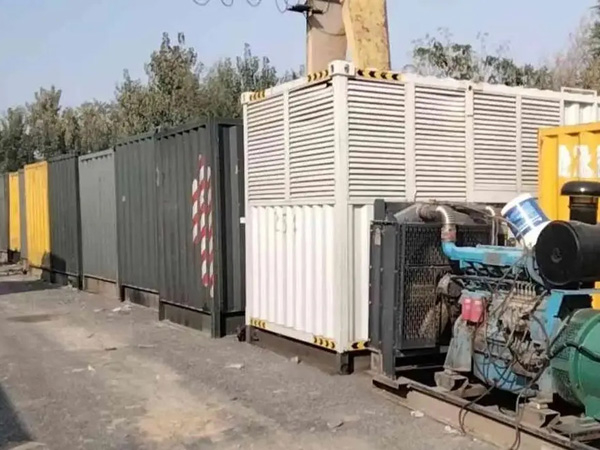 宝应200KW柴油发电机机组每小时油耗是多少？